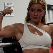 Teen muscle girl Powerlifter Rhian